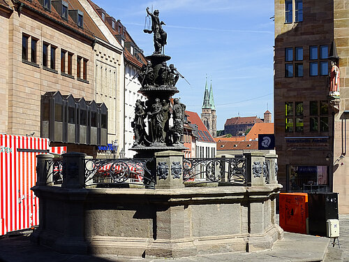 Tugendbrunnen Brunnen der Tugend Nürnberg